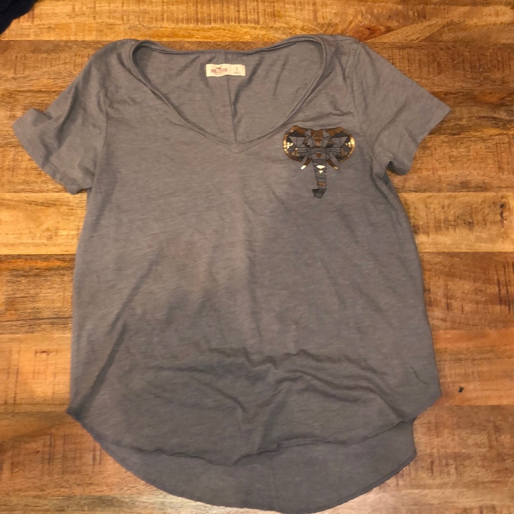hollister elephant tee size small